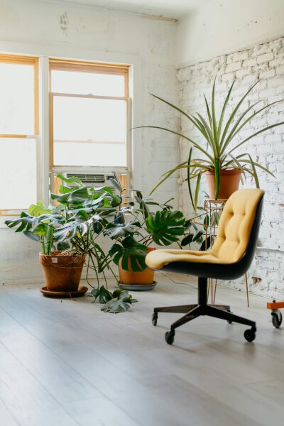 Von Meditation bis Yoga: Stühle, die Ihre Pausen verbessern – Wie bestimmte Stühle sich ideal für kurze Entspannungs- oder Stretching-Einheiten im Büro eignen